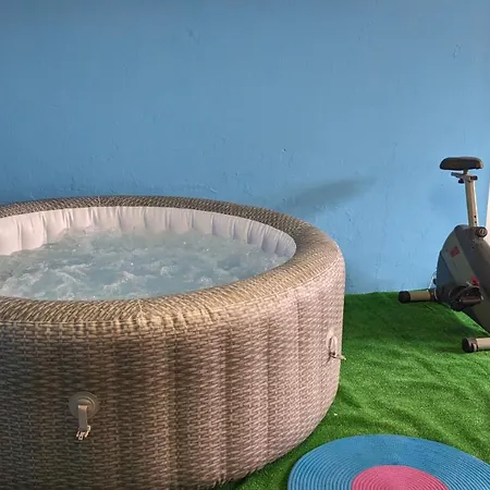 Della Tartaruga Willa *